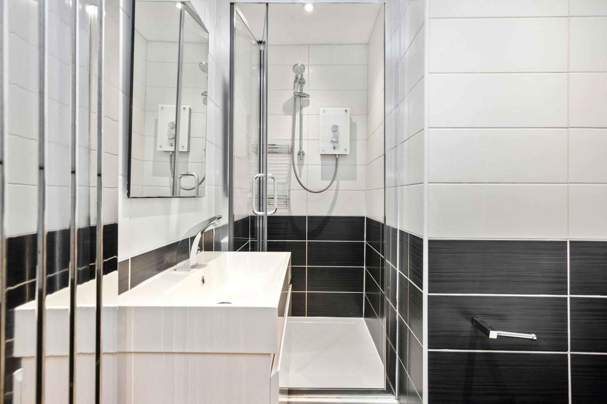 Joivy Modern Flat In City Centre - For Up To 3 Guests Apartman Edinburgh Kültér fotó