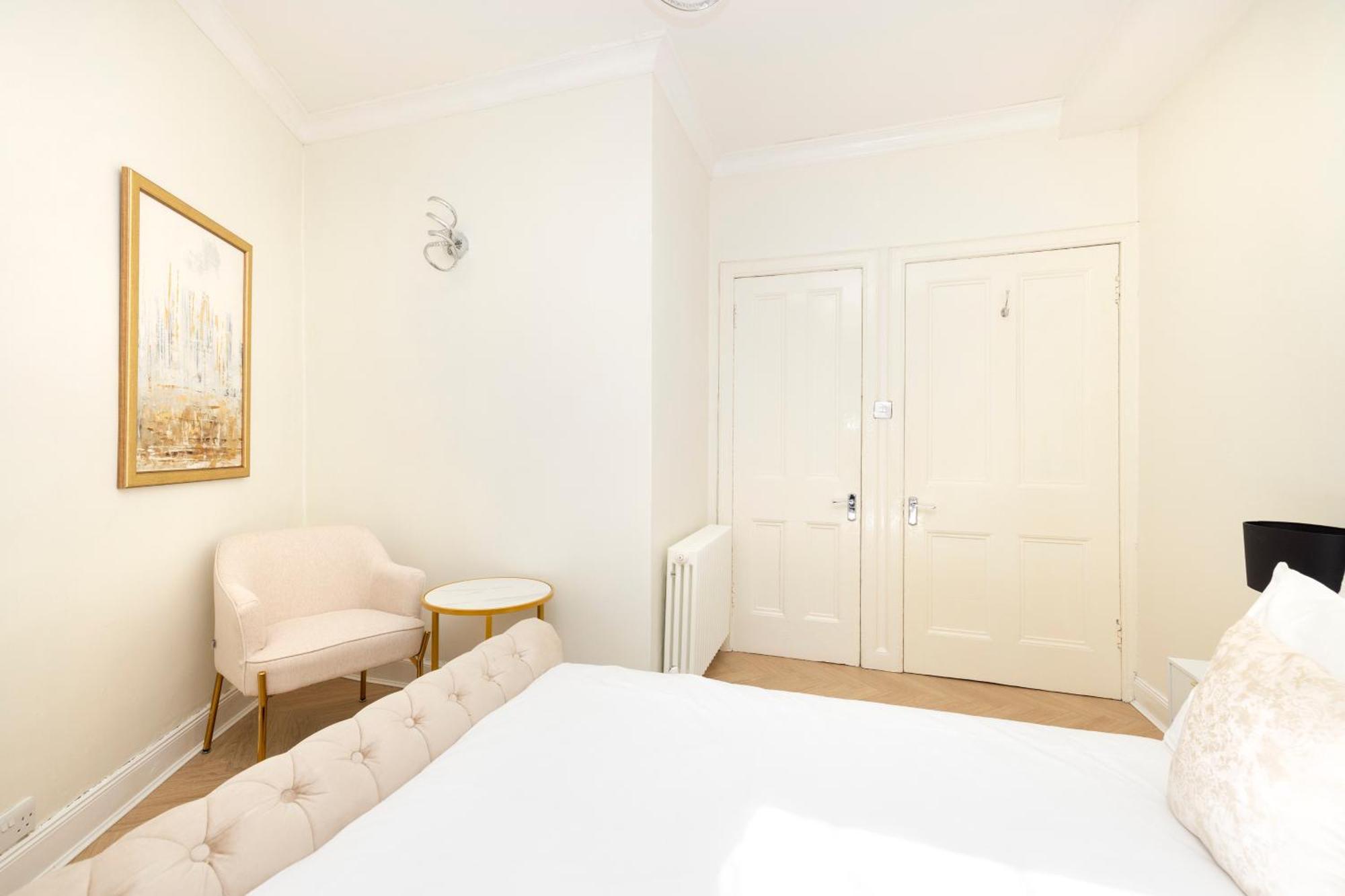 Joivy Modern Flat In City Centre - For Up To 3 Guests Apartman Edinburgh Kültér fotó