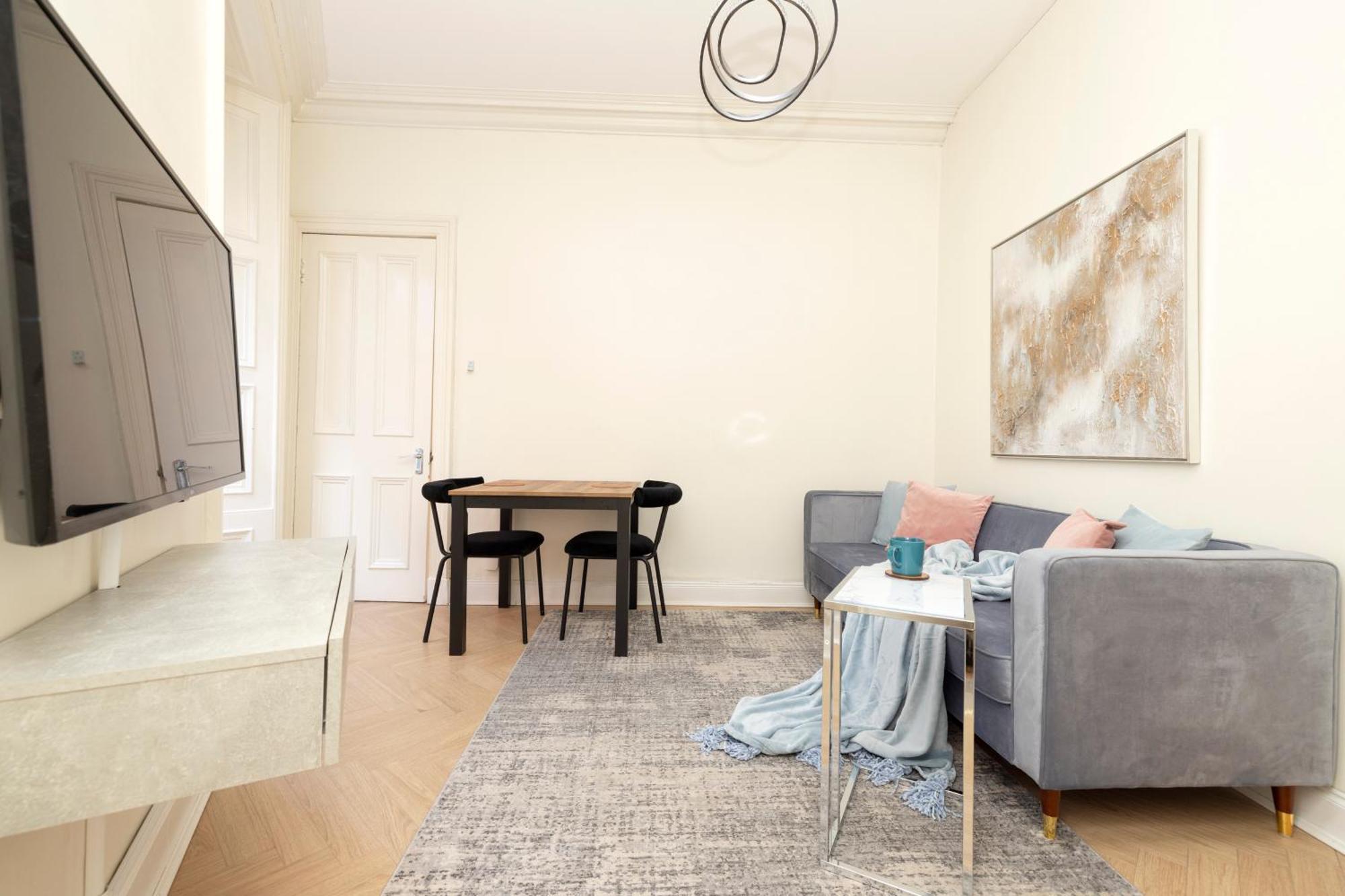 Joivy Modern Flat In City Centre - For Up To 3 Guests Apartman Edinburgh Kültér fotó